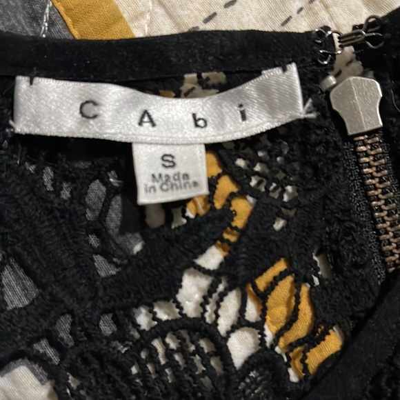 Cabi Peplum Lace Sleeveless Top with back zipper EUC - Picture 4 of 4